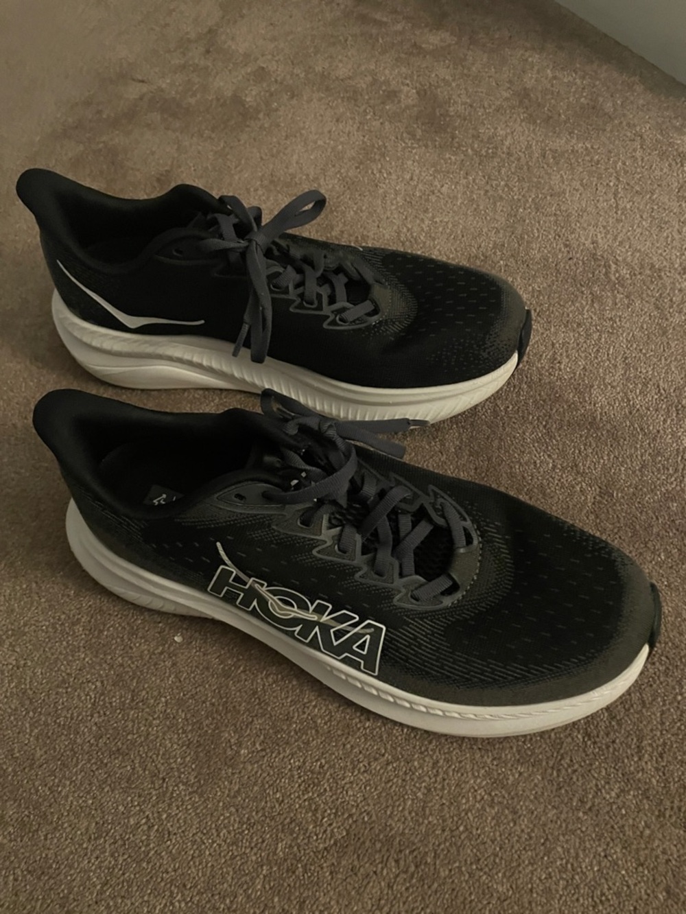 Hoka men’s shoes size 10